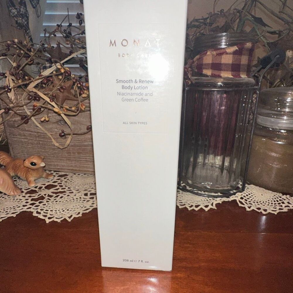 Monat Body Care. Smooth & Renew Body Lotion. New/Sealed